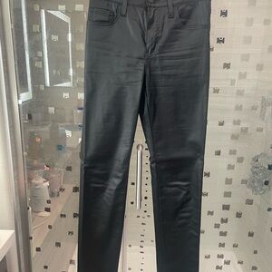 Levi Black Skinny Jeans with Smooth Texture